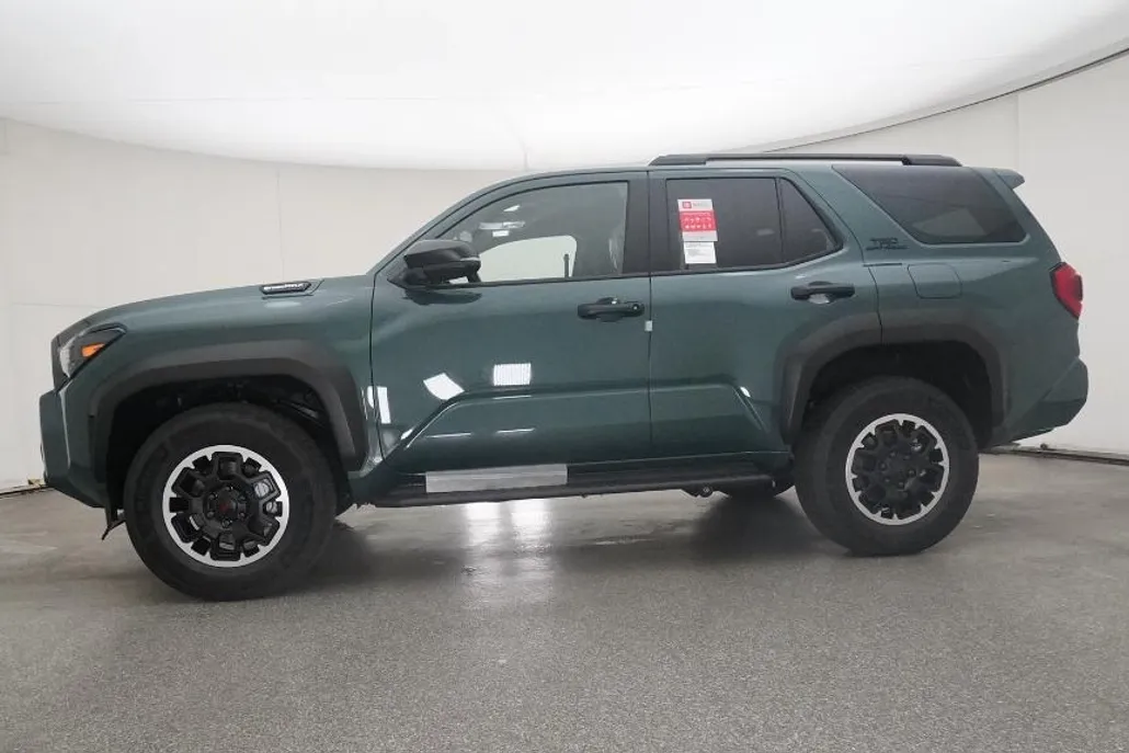 2025 Toyota 4Runner TRD Off-Road photo 1