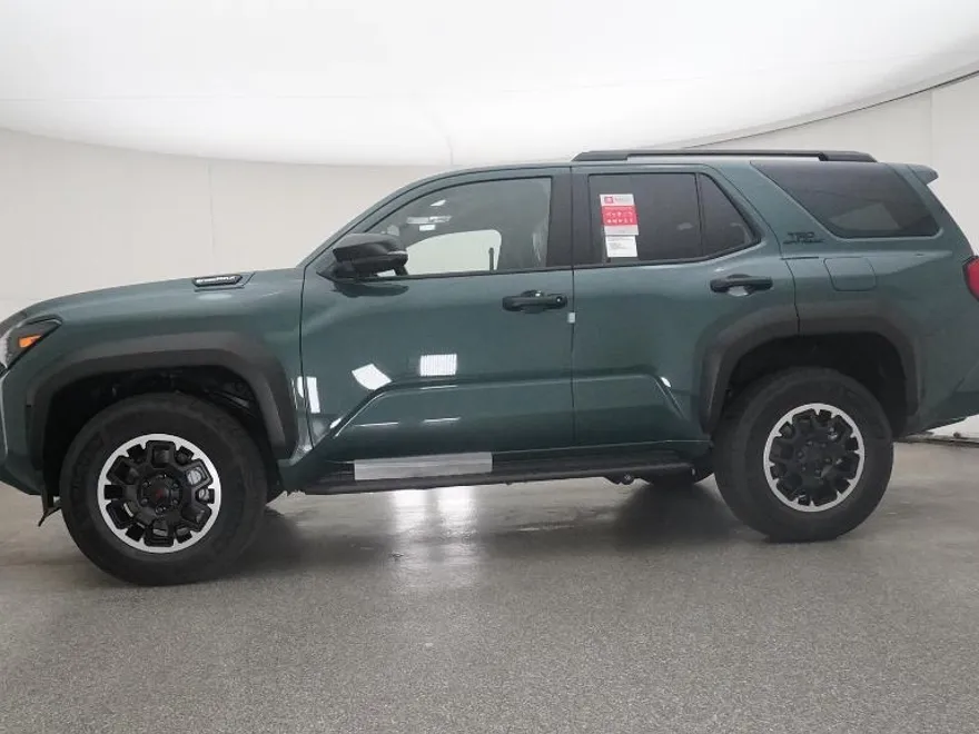 2025 Toyota 4Runner TRD Off-Road photo 1