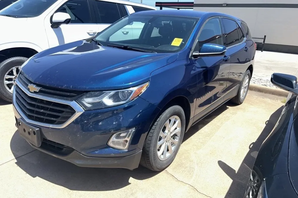 2019 Chevrolet Equinox LT photo 1