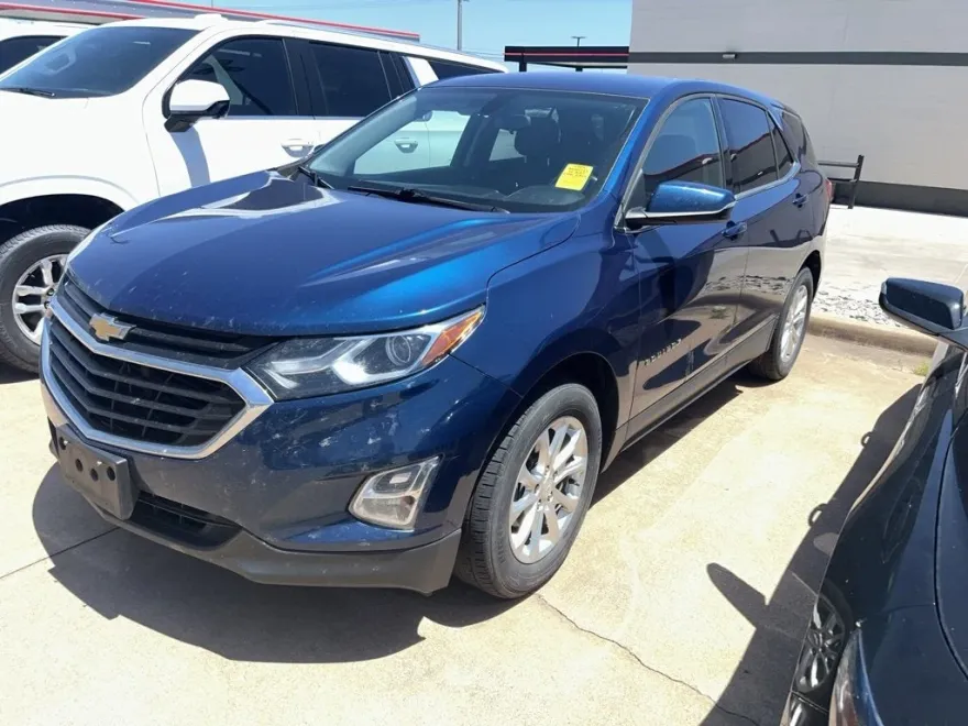 2019 Chevrolet Equinox LT photo 1