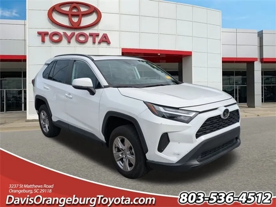 2023 Toyota RAV4 XLE photo 1