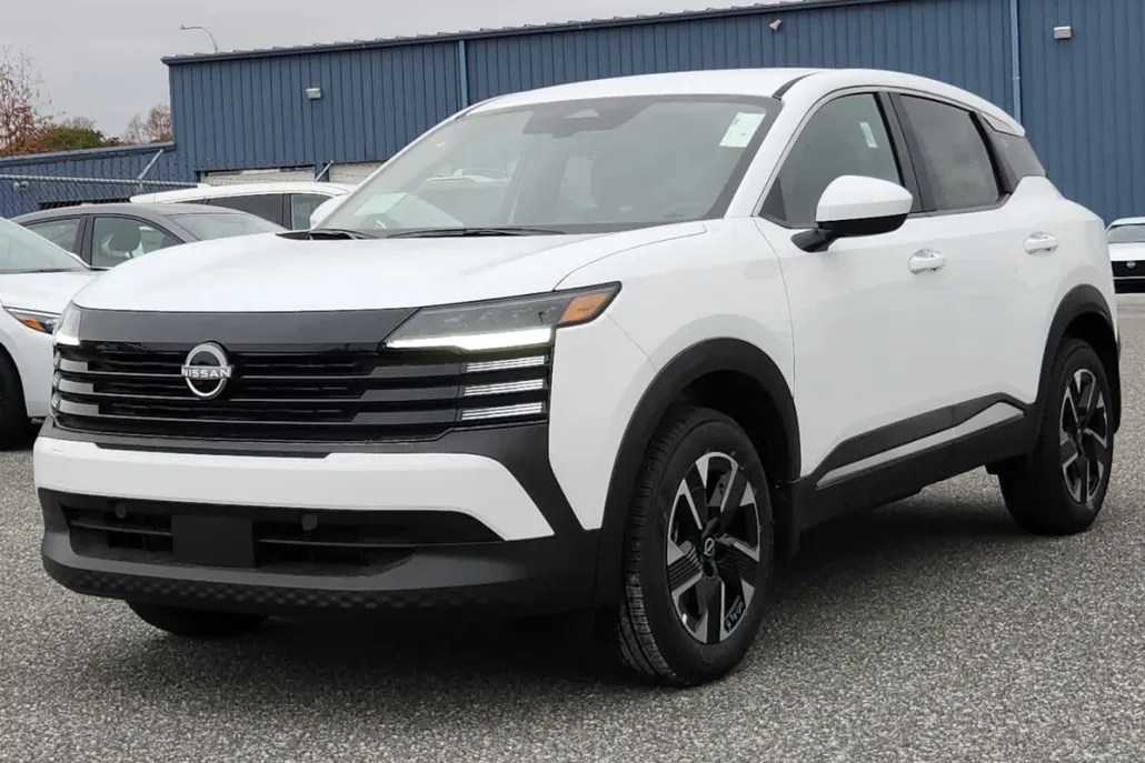2025 Nissan Kicks SV photo 1