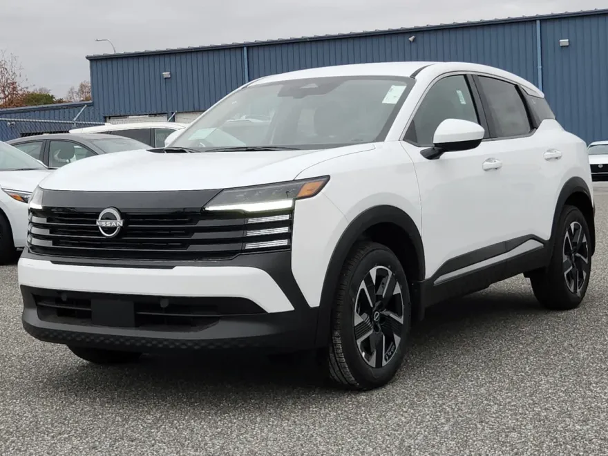 2025 Nissan Kicks SV photo 1