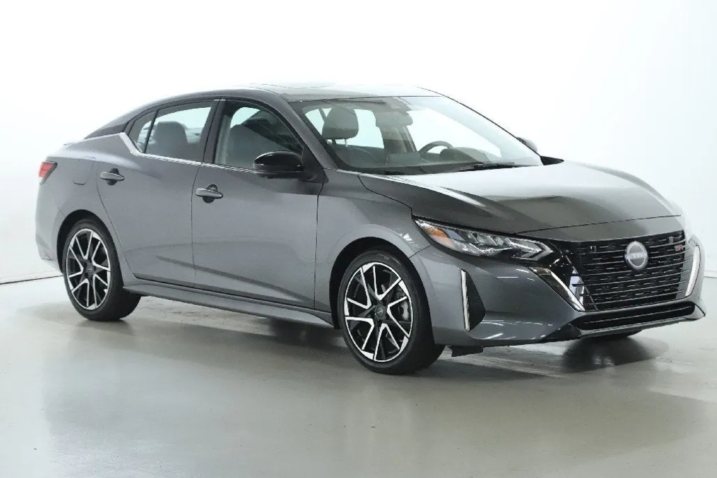 2024 Nissan Sentra SR photo 1