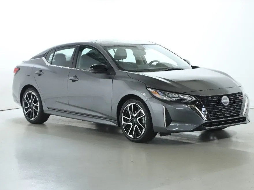2024 Nissan Sentra SR photo 1