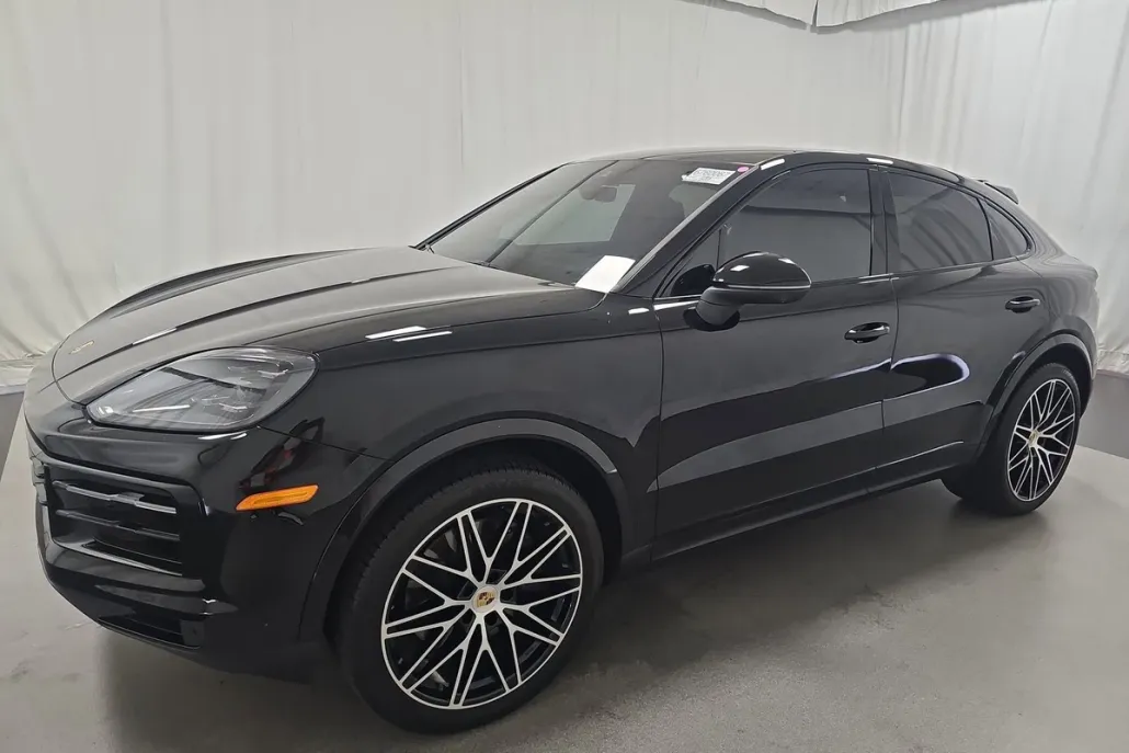 2024 Porsche Cayenne Coupe photo 1