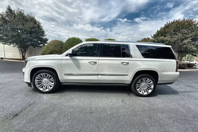 2016 Cadillac Escalade ESV Platinum photo 1