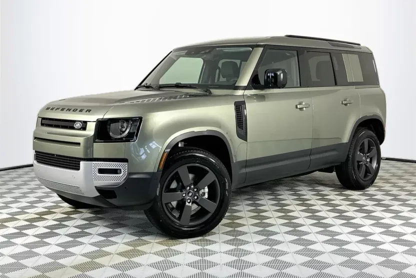 2025 Land Rover Defender 110 S photo 1