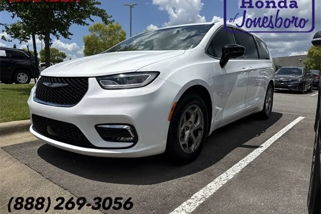 2024 Chrysler Pacifica Limited photo 1