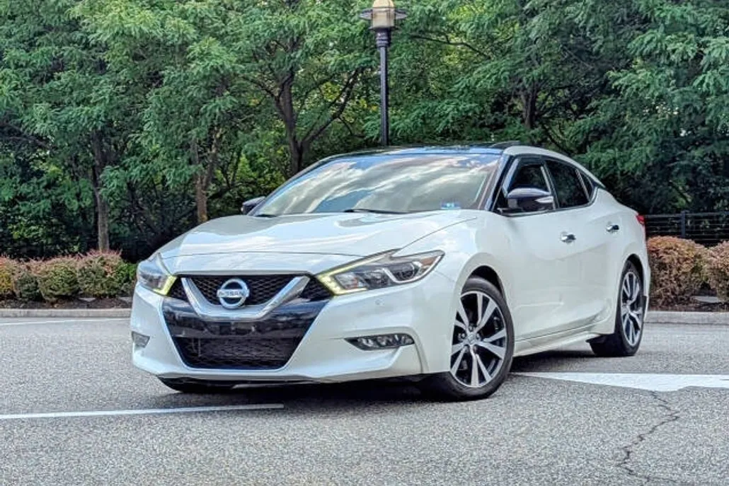 2017 Nissan Maxima SL photo 1