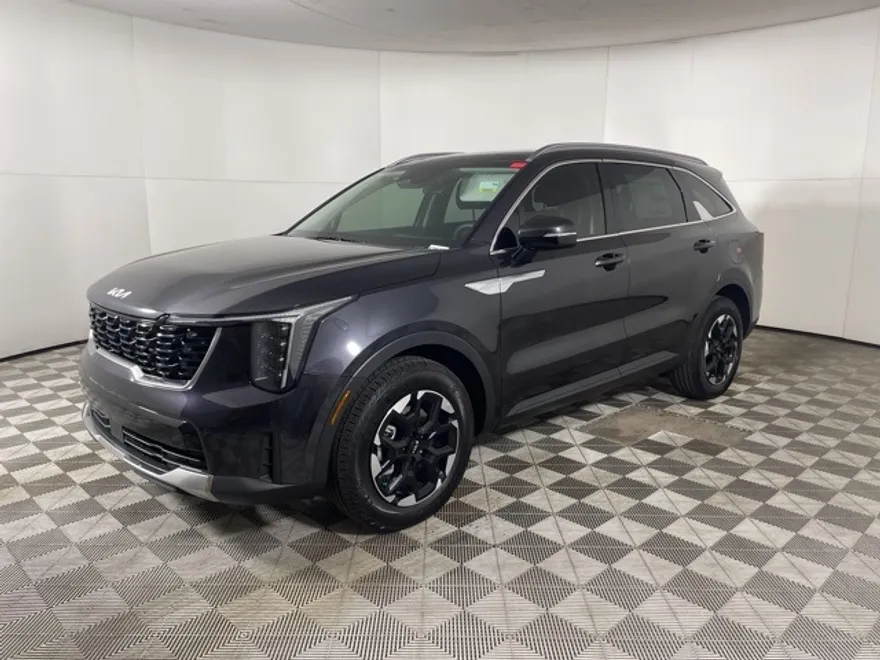 2025 Kia Sorento S photo 1