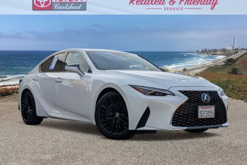 2022 Lexus IS 300 photo 1