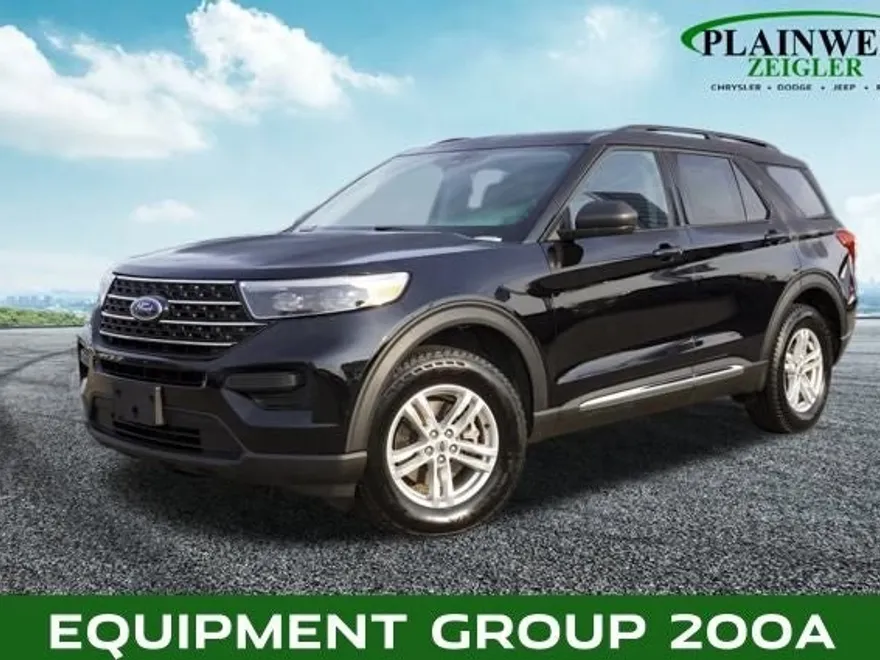 2022 Ford Explorer XLT photo 1