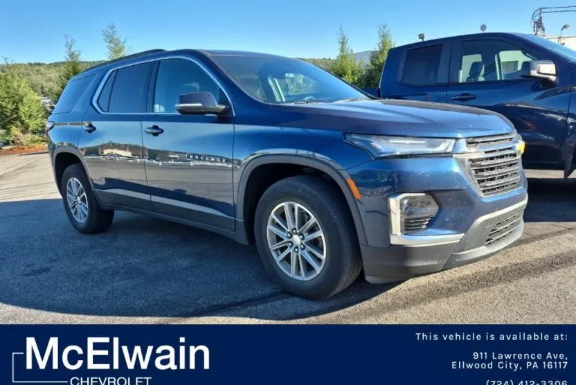 2023 Chevrolet Traverse Cloth photo 1