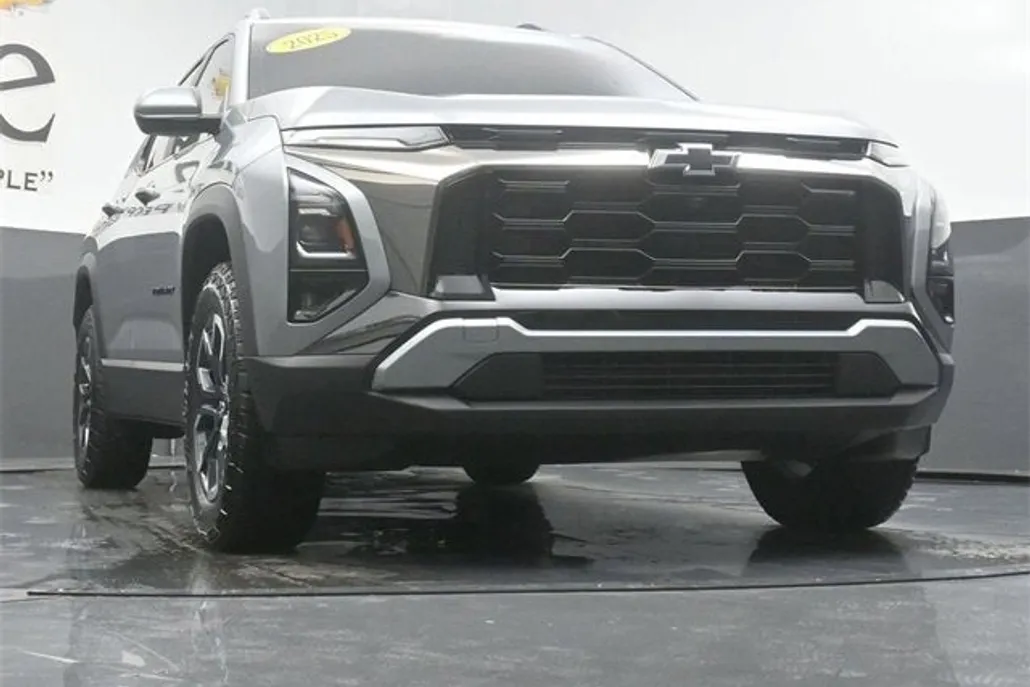 2025 Chevrolet Equinox ACTIV photo 1