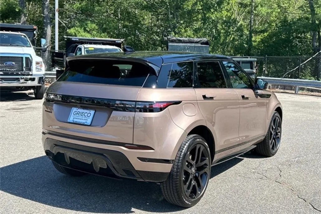 2024 Land Rover Range Rover Evoque Dynamic SE photo 1