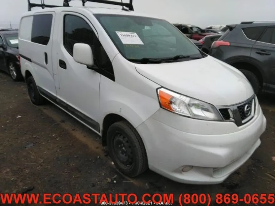 2015 Nissan NV200 SV photo 1