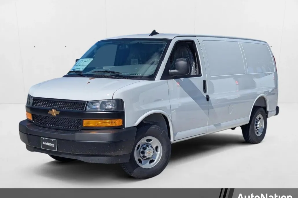 2025 Chevrolet Express Cargo 2500 Base photo 1