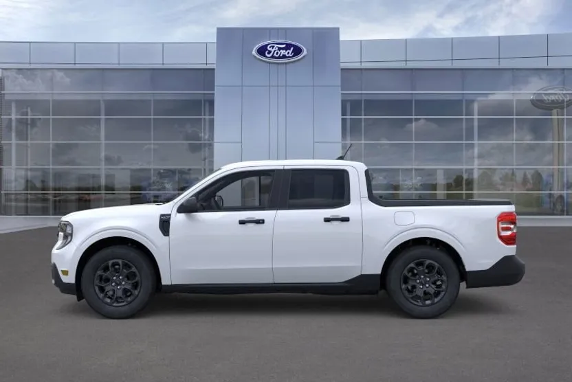 2025 Ford Maverick XLT photo 1