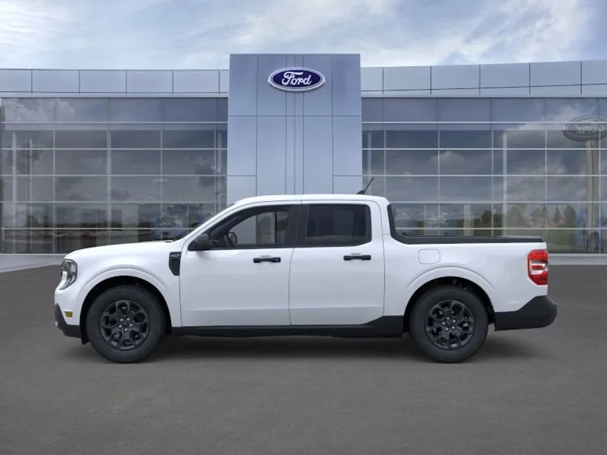 2025 Ford Maverick XLT photo 1