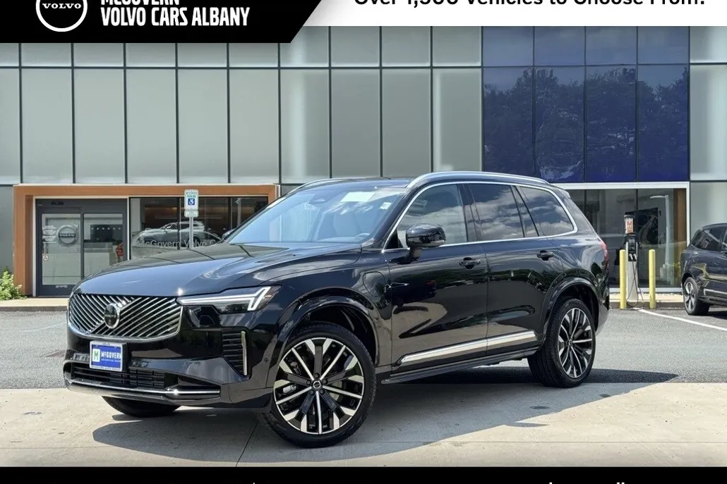 2026 Volvo XC90 T8 Plus photo 1