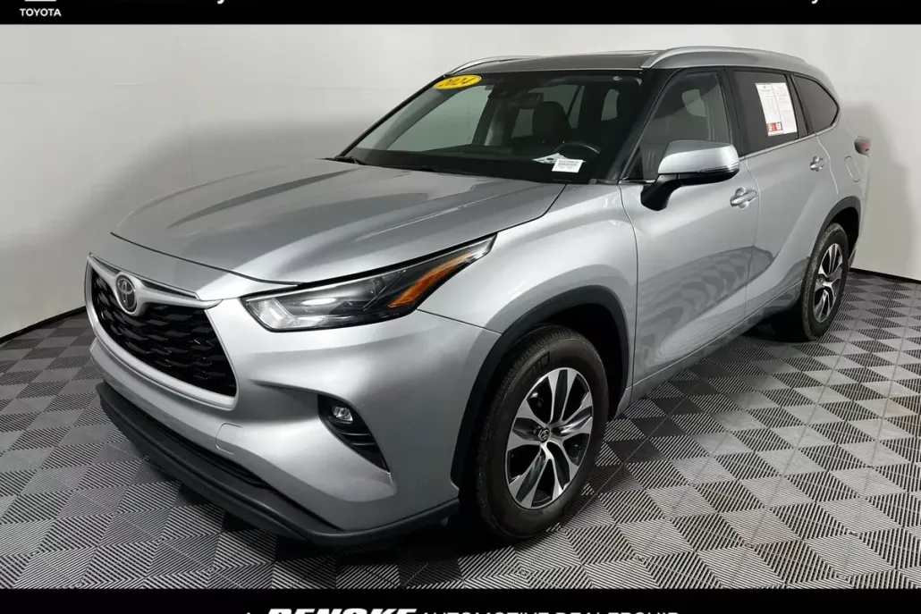 2021 Toyota Highlander Hybrid XLE photo 1