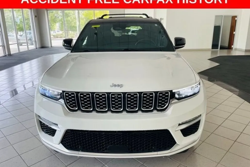 2023 Jeep Cherokee Summit Reserve 4xe photo 1