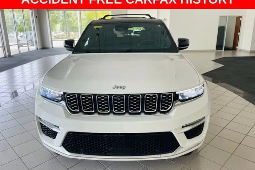 2023 Jeep Cherokee Summit Reserve 4xe photo 1