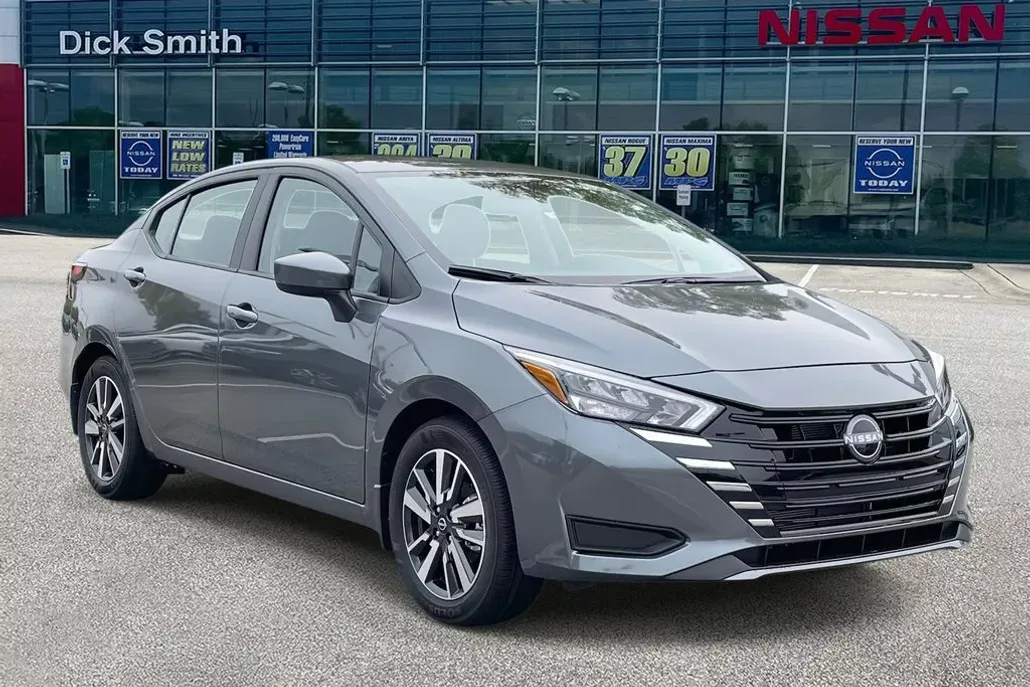 2025 Nissan Versa SV photo 1