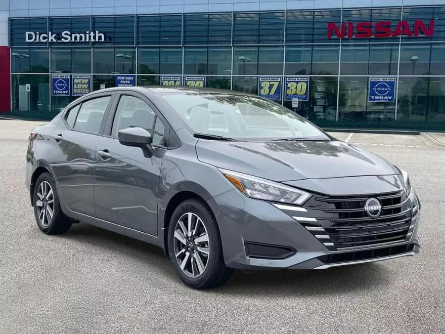 2025 Nissan Versa SV photo 1