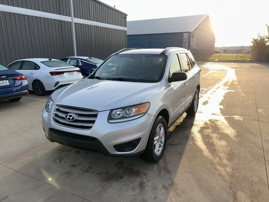 2012 Hyundai Santa Fe GLS photo 1