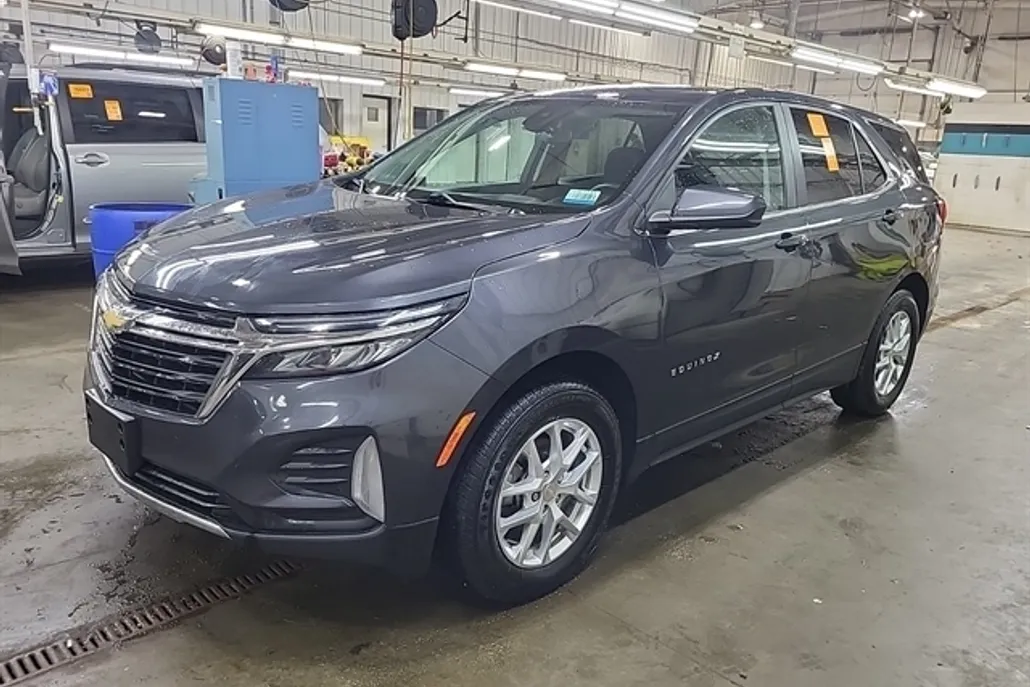 2023 Chevrolet Equinox LT photo 1
