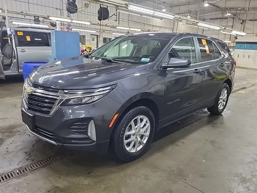 2023 Chevrolet Equinox LT photo 1