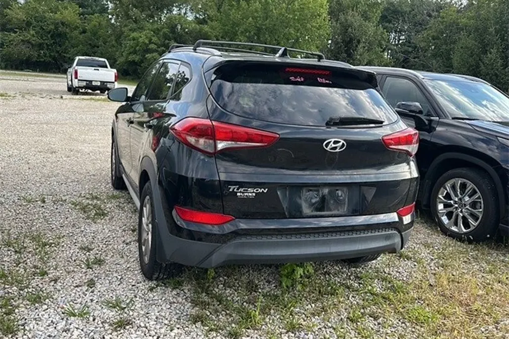 2017 Hyundai Tucson SE Plus photo 1