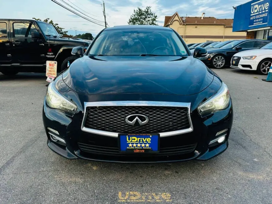 2017 Infiniti Q50 3.0t Signature Edition photo 1