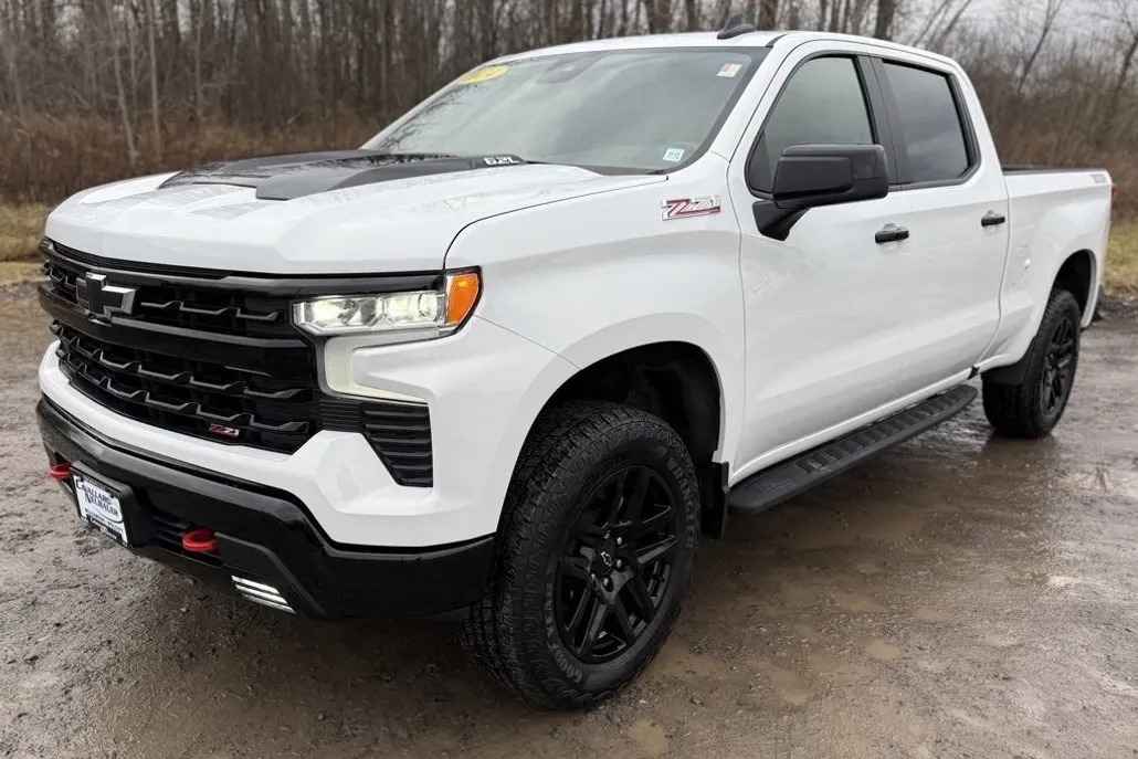 2024 Chevrolet Silverado 1500 LT Trail Boss photo 1