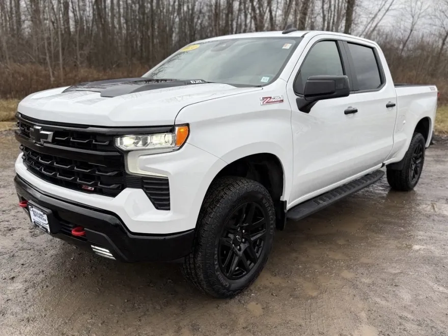 2024 Chevrolet Silverado 1500 LT Trail Boss photo 1