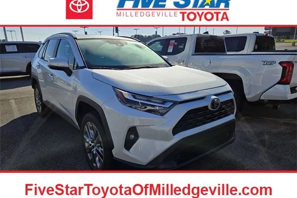 2023 Toyota RAV4 XLE Premium photo 1