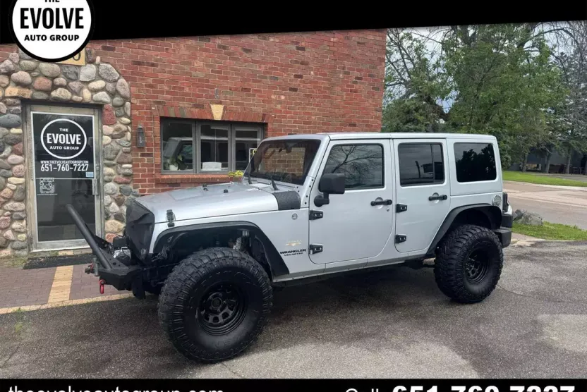 2012 Jeep Wrangler Unlimited Sahara photo 1