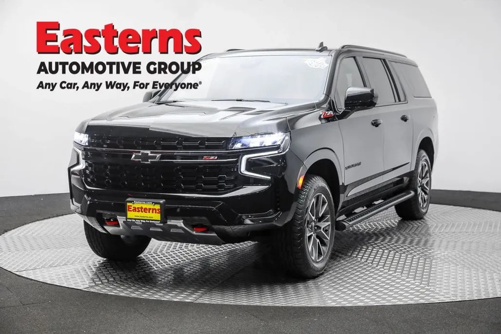 2023 Chevrolet Suburban Z71 photo 1