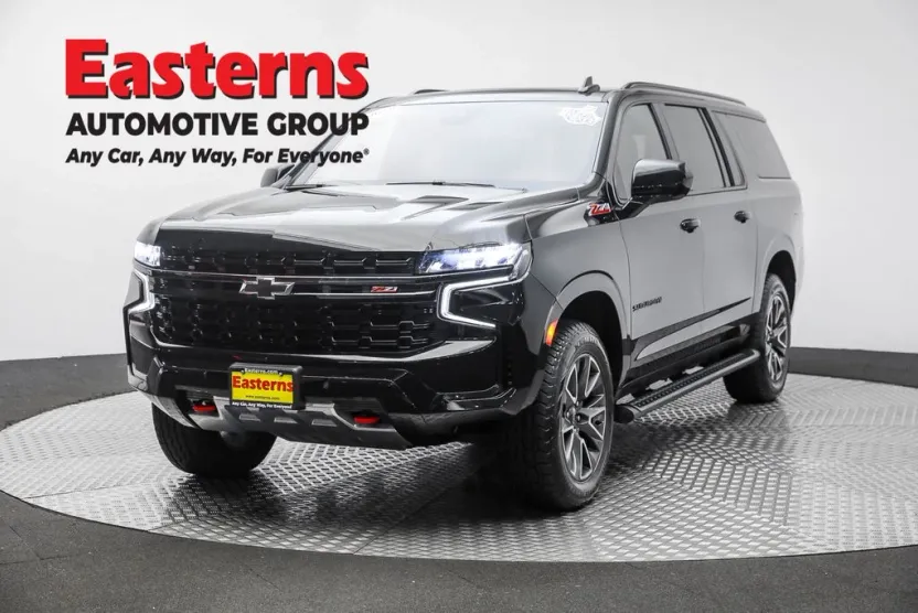 2023 Chevrolet Suburban Z71 photo 1
