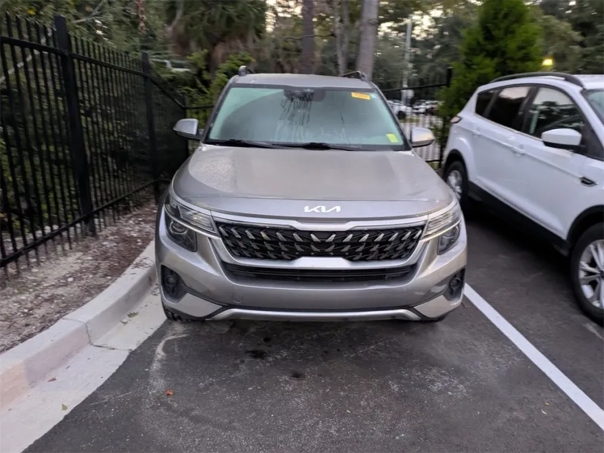 2022 Kia Seltos Nightfall Edition photo 1