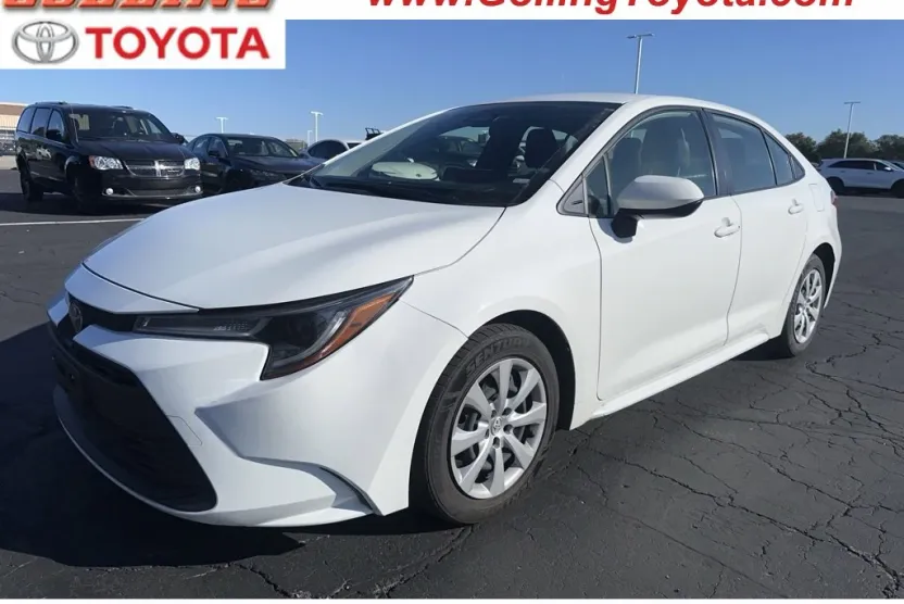 2023 Toyota Corolla LE photo 1