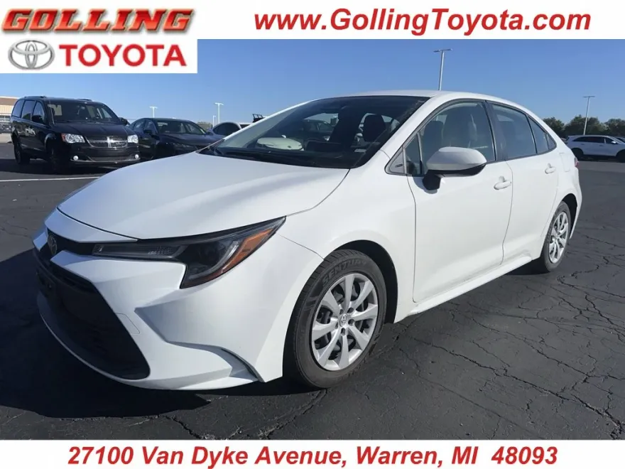 2023 Toyota Corolla LE photo 1