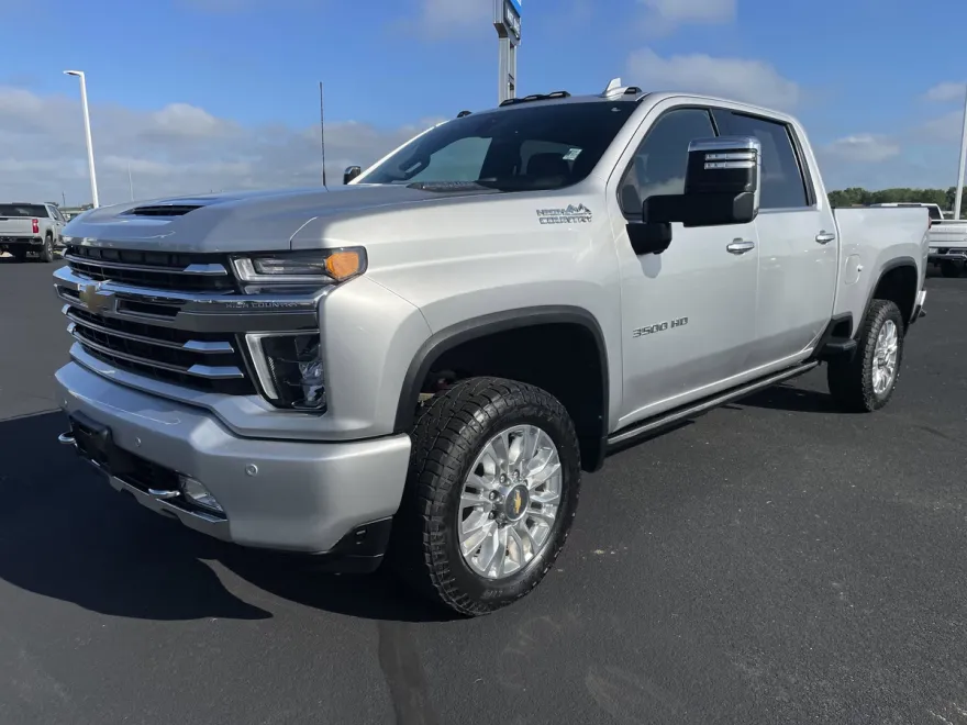 2022 Chevrolet Silverado 3500HD High Country photo 1
