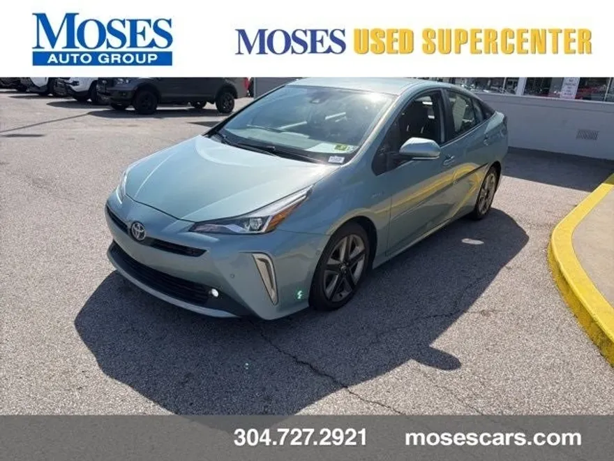 2022 Toyota Prius XLE photo 1