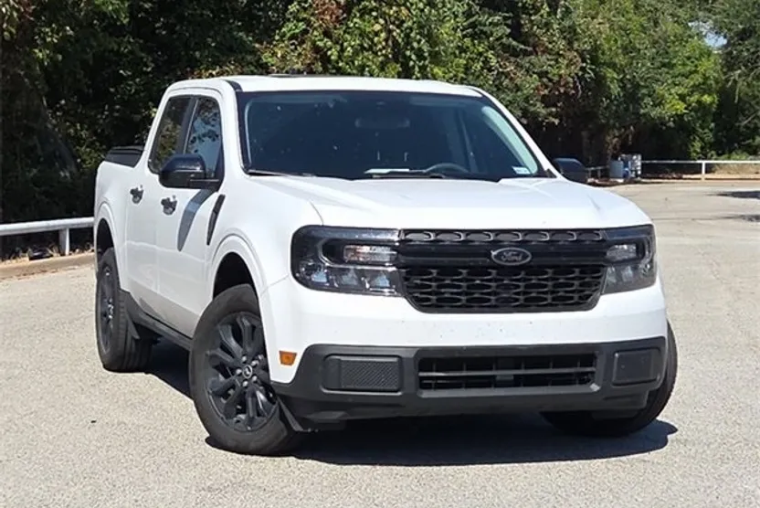 2023 Ford Maverick XLT photo 1