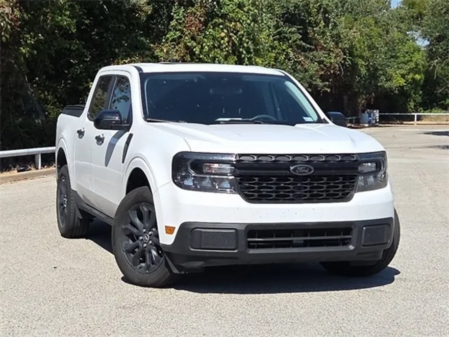 2023 Ford Maverick XLT photo 1
