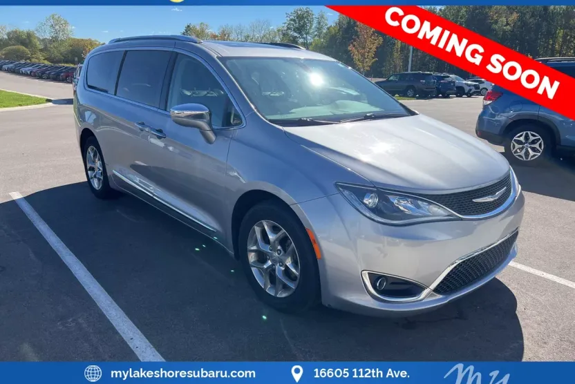 2018 Chrysler Pacifica Limited photo 1