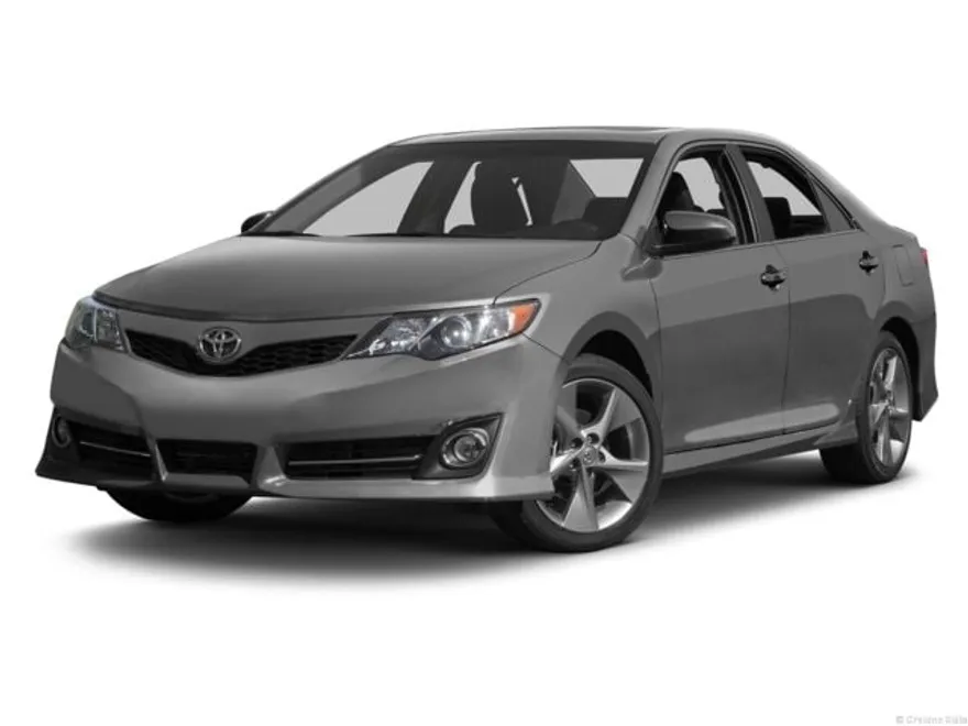 2013 Toyota Camry SE photo 1